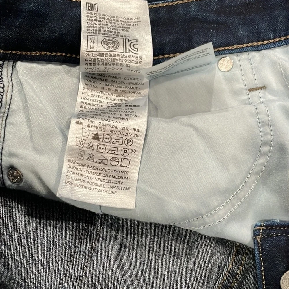 Levi’s dark denim 415 classic boot cut 30 inch inseam high rise - Picture 9 of 9